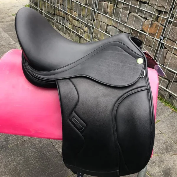 Jorge Canaves One 17 schwarz Dressursattel [NEU]