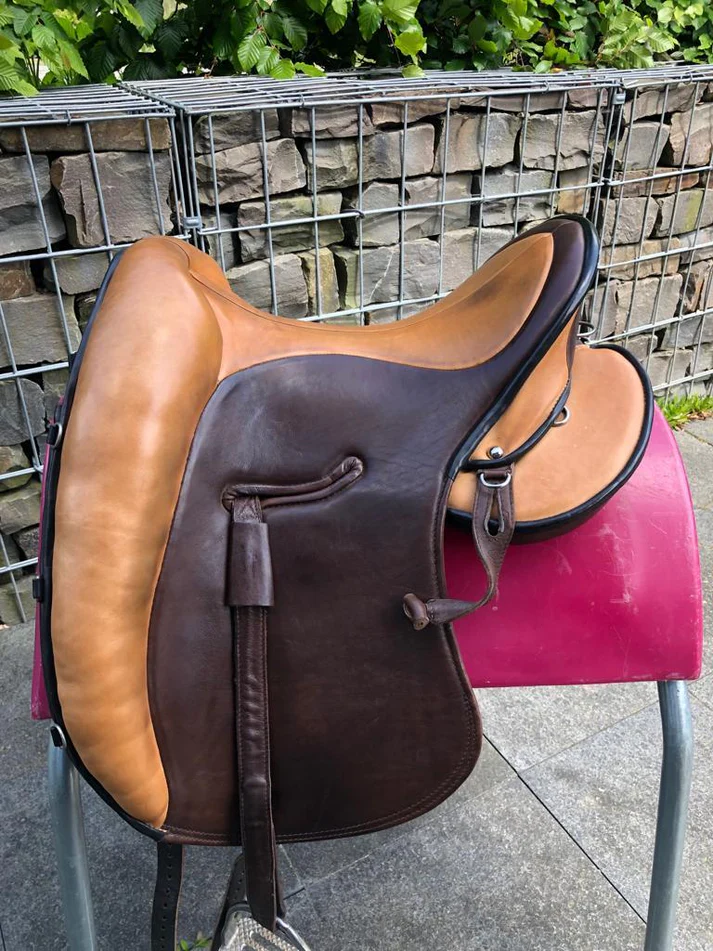 Signum Lotus 18,5" Schoko/Natur Barocksattel