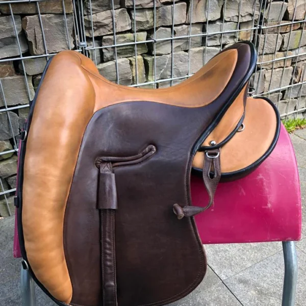 Signum Lotus 18,5" Schoko/Natur Barocksattel